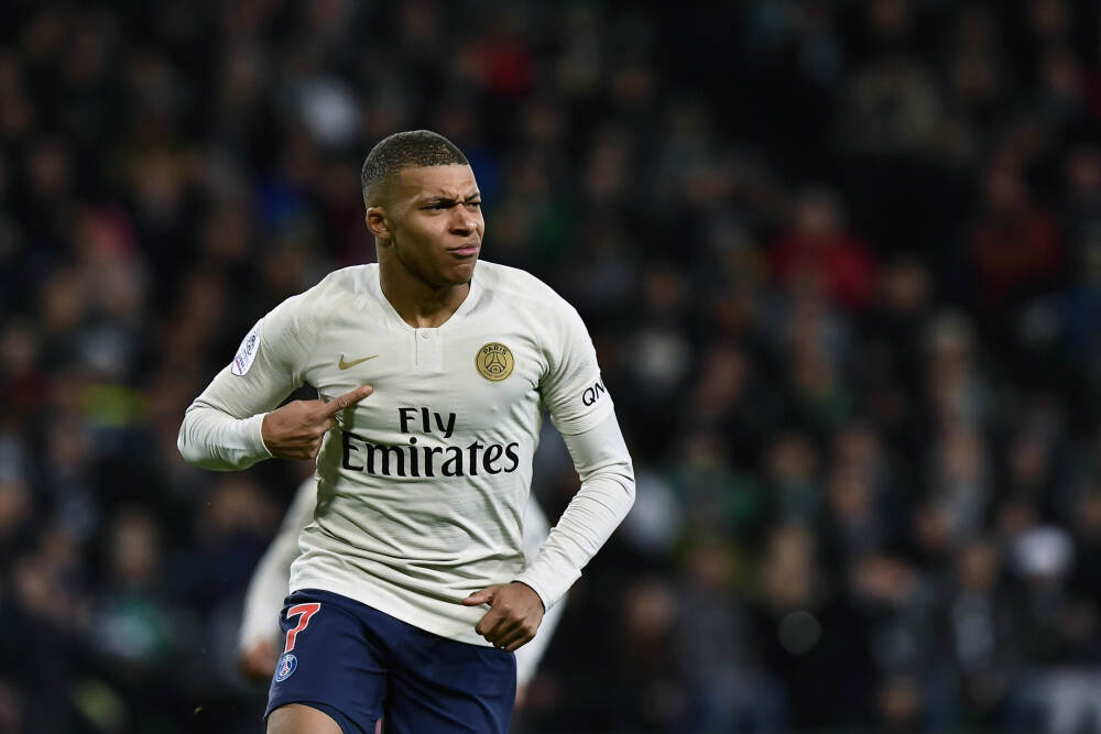 女人愿意跟你搞暧昧, 原因就两点, 别傻傻不知道